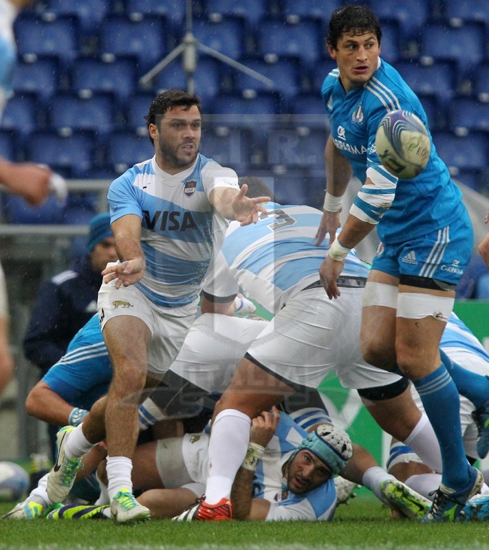 Cariparma test match 2013, Roma 23/11/2013, Italia v Argentina, apertura di Martin Landajo. Zanni controlla. Foto Daniele Resini/Fotosportit