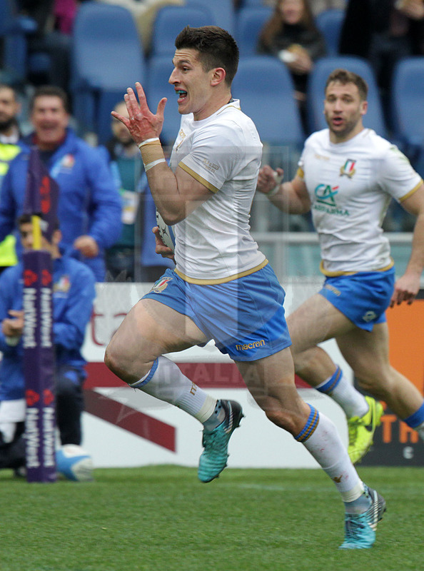 Natwest Sei Nazioni 2018, round 5, Roma stadio Olimpico 17/03/2018, Italia v Scozia, una corsa di Tommaso Allan. Foto Daniele Resini/Fotosportit