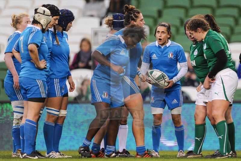 Rbs Sei Nazioni Donne 2014, Dublino, Aviva Stadium, 08/03/2014, Italia v Irlanda.Foto Elena Barbini.Sara Barattin incita le compagne