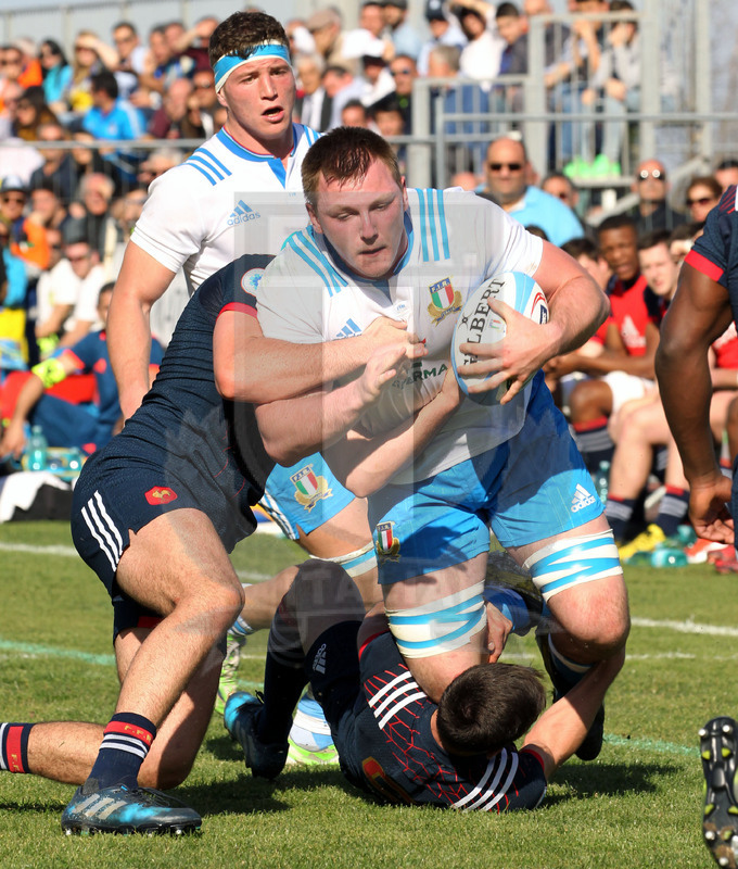 RBS Sei Nazioni 2017, Capoterra (Cagliari), stadio Santa Rosa 10/03/2017, Italia U20 v Francia U20, percussione di Gabriele Venditti. Foto Daniele Resini/Fotosportit