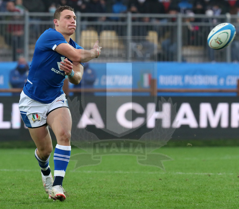 Autumn Nations Series 2021, Parma, stadio Lanfranchi 20/11/2021, Itallia v Uruguay, Paolo Garbisi passa palla. Foto Daniele Resini/Fotosportit