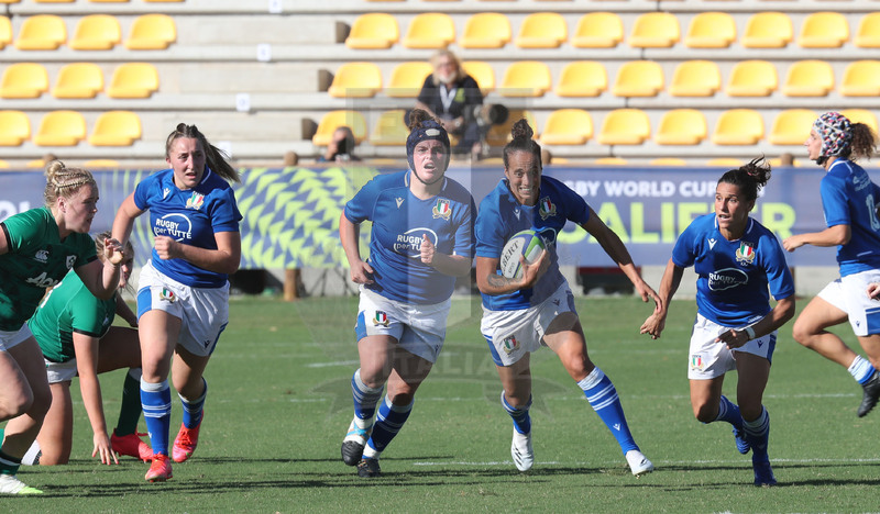 Rugby World Cup 2021 Women, Qualifier, Parma, stadio Lanfranchi 19/09/2021, Italia Donne v Irlanda Donne, un break di Manuela Furlan con, in sostegno (s): Sgorbini, Arrighetti, Barattin. Foto Daniele Resini/Fotosportit