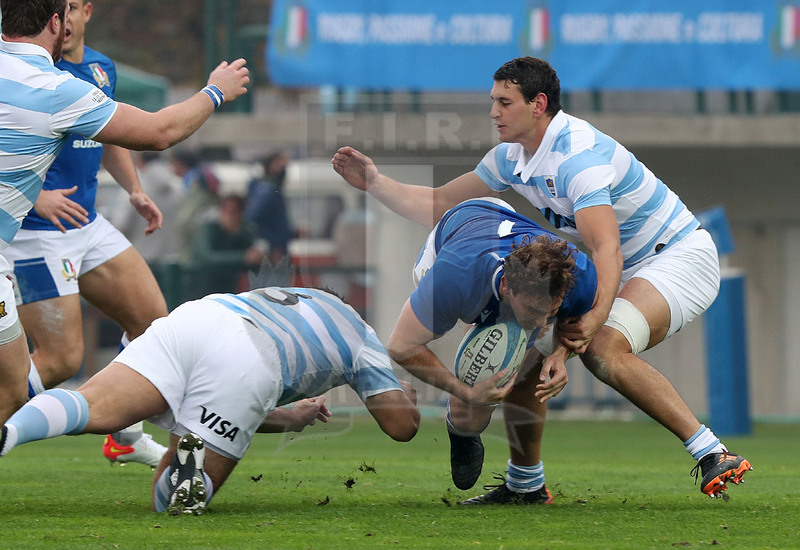 Autumn Nations Series 2021, Treviso, stadio di Monigo 13/11/2021, Italia v Argentina, Michele Lamaro tenta di forzare l\