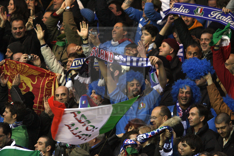 Rbs Sei Nazioni 2007, Edimburgo, Murrayfield 24/02/2007, Scozia v Italia, supporter italiani in festa. Foto Daniele Resini/Fotosportit