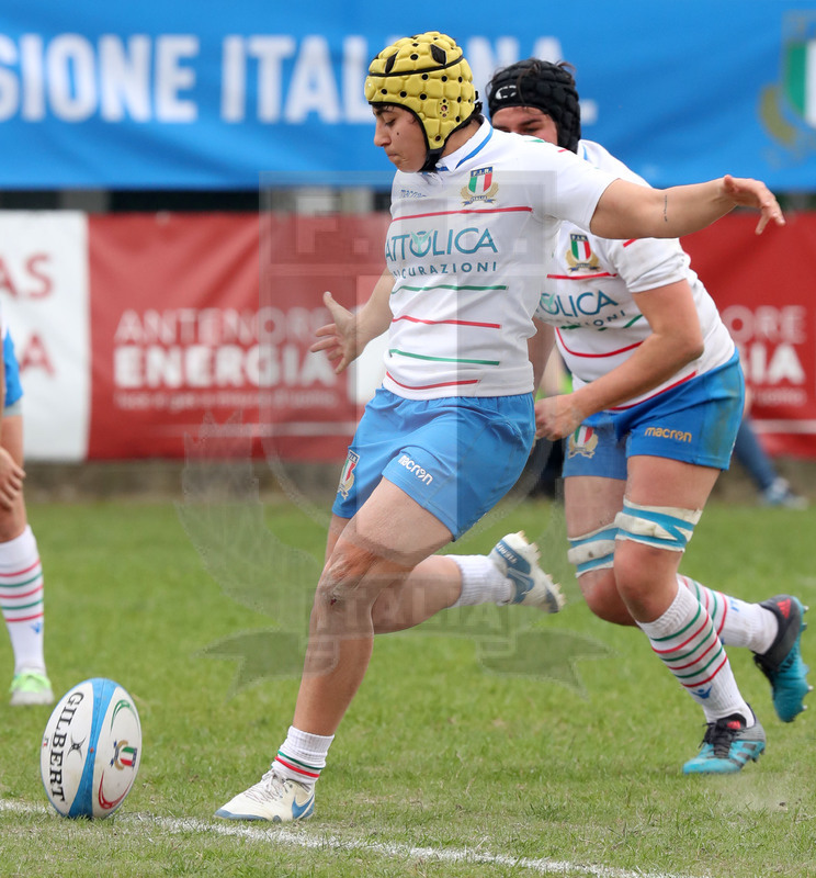 Guinness Sei Nazioni 2019 Donne, Padova, stadio Plebiscito 17/03/2017, Italia Donne v Francia Donne, Beatrice Rigoni al drop di avvio. Foto Daniele Resini/Fotosportit