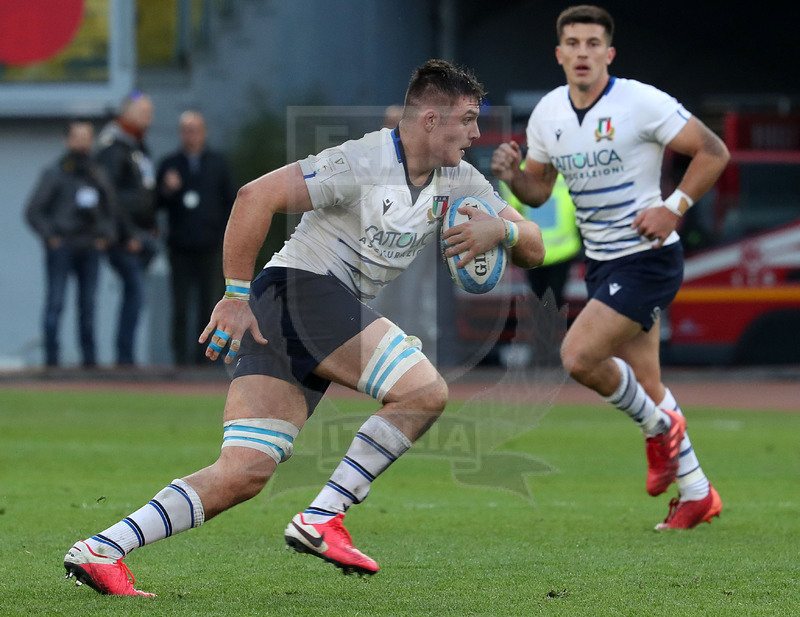 Guinness Sei Nazioni 2020, Round 3, Roma, Stadio Olimpico 22/02/2020, Italia v Scozia, una fuga di Jake Polledri. Tommaso Allan controlla. Foto Daniele Resini/Fotosportit.