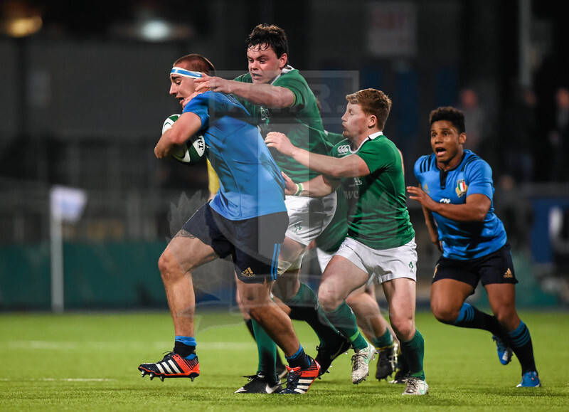 RBS 6 Nazioni U20 2016, Dublino, Donnybrook Stadium, 11-03-2016, Irlanda U20 v Italia U20. Daniele Rimpelli Italy placcato da James Ryan e John Poland. Foto: Stephen McCarthy @ Fotosportit.