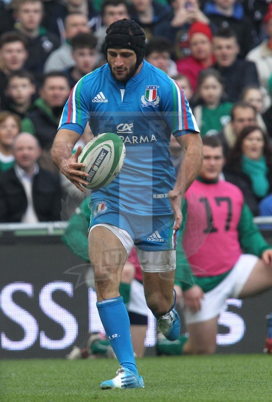 Rbs Sei Nazioni 2014, Dublino, Aviva Stadium, 08/03/2014, Irlanda v Italia, Angelo Esposito al calcio tattico. Foto Daniele Resini/Fotosportit
