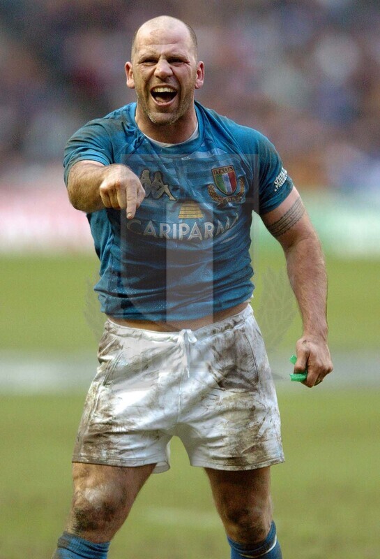 Rbs Sei Nazioni 2007, Edimburgo, Murrayfield 24/02/2007, Scozia v Italia, Alessandro Troncon incita i suoi al fischio finale. Foto Daniele Resini/Fotosportit