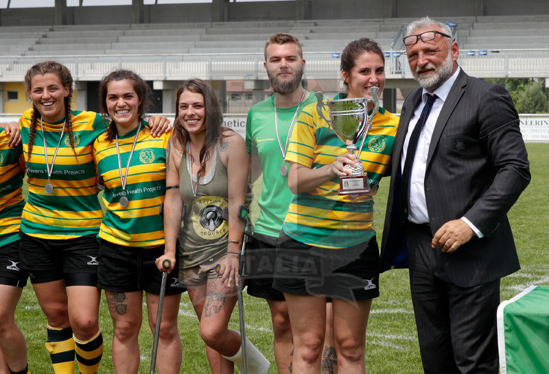 Finali Trofeo Interregionale U16 e Coppa Italia Femminile Seniores Femminile "Trofeo Rebecca Braglia", Calvisano (BS), Pata Stadium, 2-3 Giugno 2018. La capitana del Montebelluna riceve la coppa delle seconde qualificate al Coppa Italia Seniores Femminile. Foto: Roberto Bregani @ fotosportit