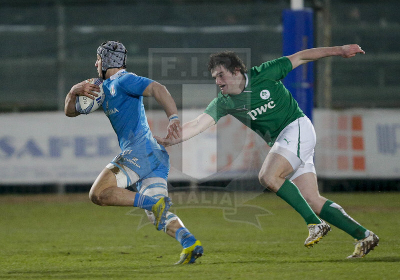 RBS 6 Nazioni U20 2013, Avezzano (AQ), Stadio dei Marsi, 15-03-2013, Italia U20 v Irlanda U20. Un tentativo di fuga di Michele Campagnaro
