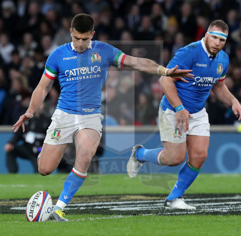 Guinness Sei Nazioni 2019, Round 4, Londra, Twickenham 09/03/2019, Inghilterra v Italia, Tommaso Allan al drop di avvio. Foto Daniele Resini/Fotosportit