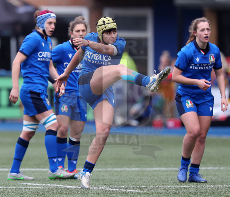 Guinness Sei Nazioni Donne 2020, Cardiff, Arms Park 02/02/2020 Galles Donne v Italia Donne, Beatrice Rigoni al calcio tattico. Foto Daniele Resini/Fotosportit