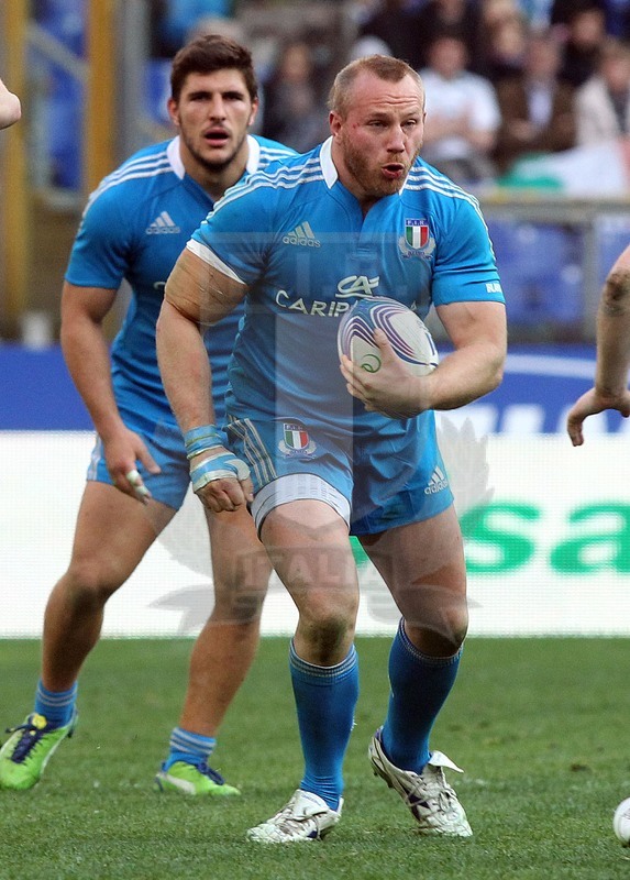 Sei Nazioni 2013, Roma, stadio Olimpico 16/03/2013, Italia v Irlanda, Leonardo Ghiraldini con Venditti in sostegno.