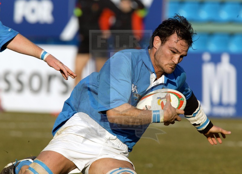 Sei Nazioni 2003, Roma, Stadio Flaminio 2003/02/15, Italia v Galles, Mattews Phillips plana in meta. Foto Daniele Resini/Fotosportit