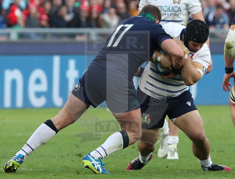 Guinness Sei Nazioni 2020, Round 3, Roma, Stadio Olimpico 22/02/2020, Italia v Scozia, Federico Zani attaccato da Allan Dell. Foto Daniele Resini/Fotosportit.