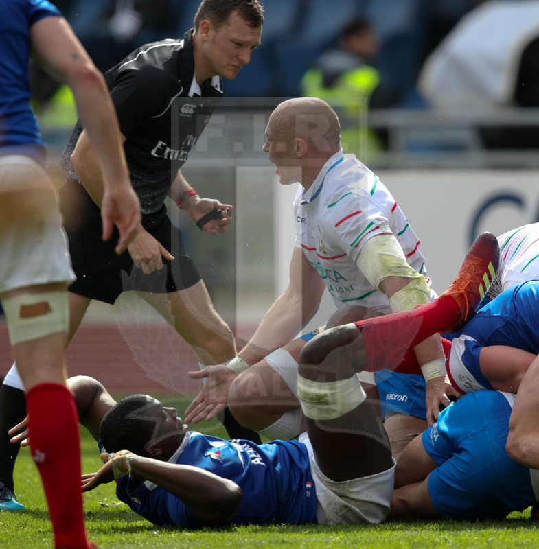 Guinness Sei Nazioni 2019, Round 5, Roma, Stadio Olimpico, 16/03/2019, Italia v Francia. Sergio Parisse si lamenta con l\