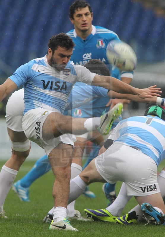 Cariparma test match 2013, Roma 23/11/2013, Italia v Argentina, Martin Landajo calcia nel box. Foto Daniele Resini/Fotosportit