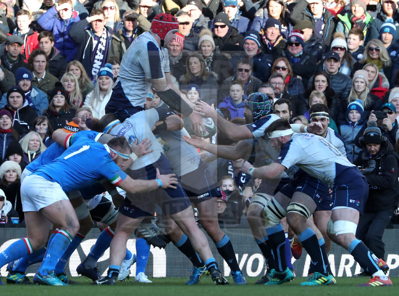 Guinness Sei Nazioni 2018, Round 1, Edimburgo, Murrayfield 02/02/2019, Scozia v Italia, Grant Gikchrist conquista touche. Foto Daniele Resini/Fotosportit