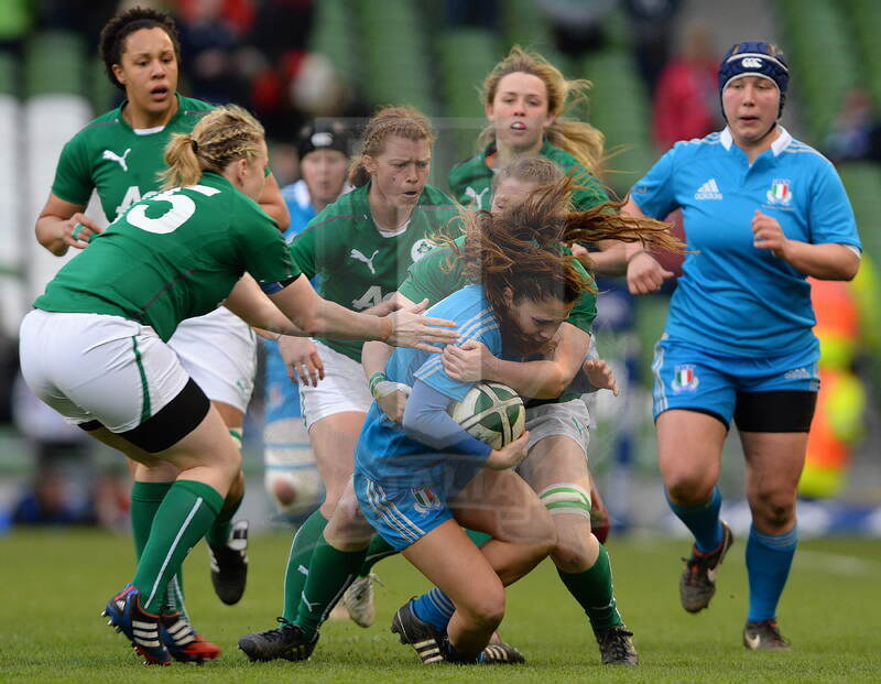 Sei Nazioni femminile 2014, Dublino, Aviva Stadium, 08-03-2014, Irlanda v Italia, Maria Grazia Cioffi placcate dalle irlandesi, foto: Massimiliano Pratelli