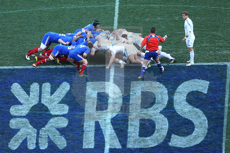 ROMA 03-02-2013 STADIO OLIMPICO RUGBY 6 NAZIONI ITALIA VS FRANCIA NELLA FOTO UNA MISCHIA TRA LE DUE SQUADRE FOTO MATTEO CIAMBELLI / FOTOSPORTIT