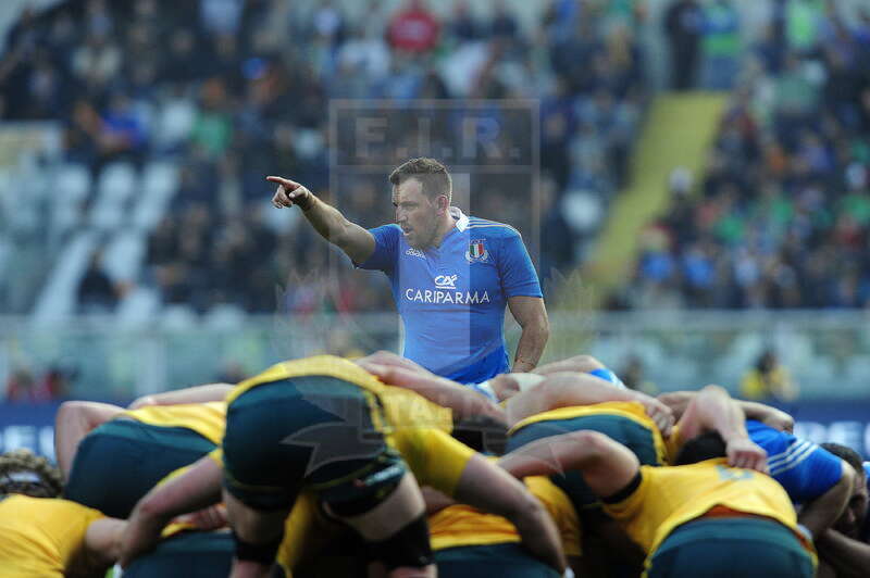 Cariparma Test Match 2013 - 09/11/2013 - Torino, Stadio Olimpico - Italia v Australia - Alberto Di Bernardo da indicazioni ai tre quarti azzurri
