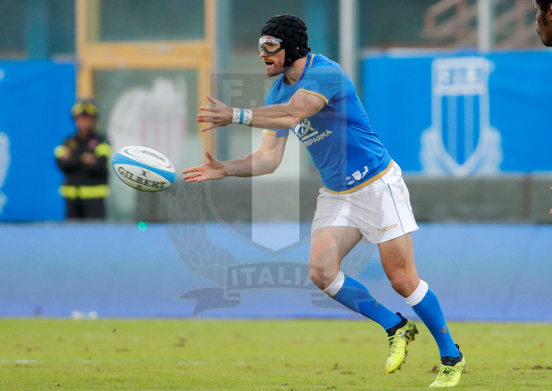 Credit Agricole Cariparma Test Match 2017, Catania, Stadio Massimino, 11-11-2017, Italia v Fiji. Ian Mckinley apre palla. Foto: Roberto Bregani / Fotosportit