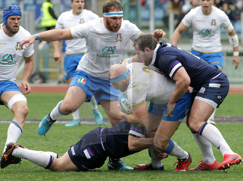 Natwest Sei Nazioni 2018, round 5, Roma stadio Olimpico 17/03/2018, Italia v Scozia, Leonardo Ghiraldini portato a terra. Foto Daniele Resini/Fotosportit