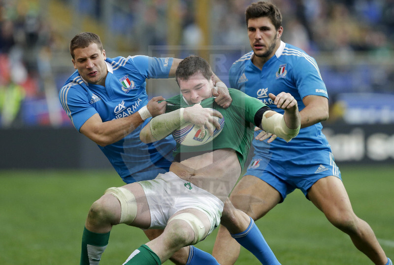 Sei Nazioni 2013, Roma, Stadio Olimpico, 16-03-2013, Italia v Irlanda. Tommaso Benvenuti ferma Peter O\
