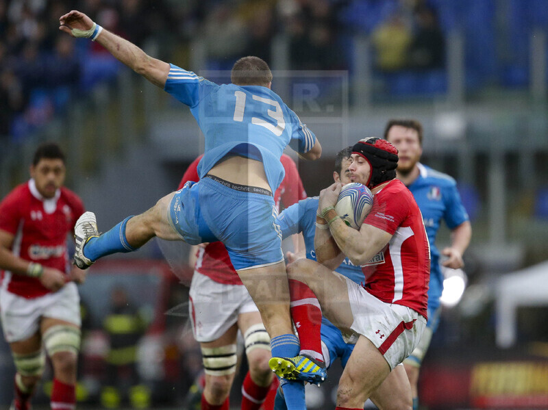 RBS 6 Nazioni 2013, Roma, Stadio Olimpico, 23-02-2013, Italia v Galles. Il vinciitore del premio per il man of thr Match, Leight Halfpenny, cinquista l\