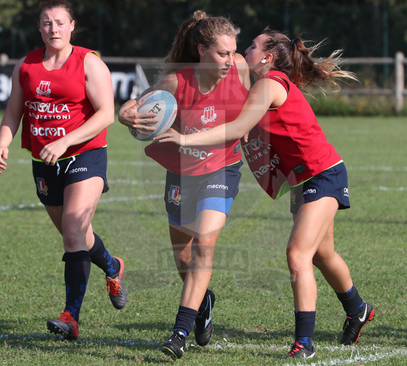Raduno Nazionale Italiana Donne, Parma, Cittadella del Rugby 13/09/2020, Benedetta Mancini fermata da Sofia Foto Daniele Resini/Fotosportit