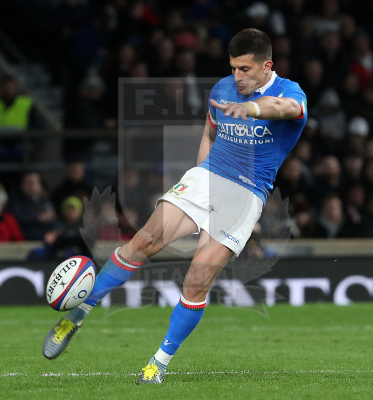 Guinness Sei Nazioni 2019, Round 4, Londra, Twickenham 09/03/2019, Inghilterra v Italia, Tommaso Allan al calcio tattico. Foto Daniele Resini/Fotosportit
