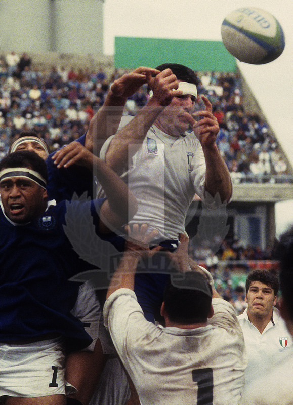 Rugby World Cup 1995, Pool B, East London, Basil Kenyon 27/05/1995, Italia v Western Samoa, Roberto Favaro contende touche. Foto Daniele Resini/Fotosportit