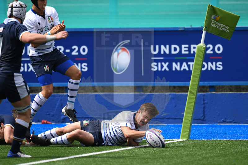 Guinness Sei Nazioni U20 2021, Cardiff, Arms Park 01/07/2021, Italia U20 v Scozia U20, il tuffo in meta di Manfredi Albanese-Ginammi.