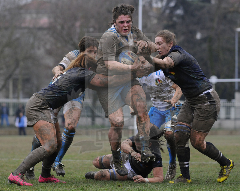 RBS Sei Nazioni Donne 2016, Round 3, Bologna, Stadio Pier Paolo Bonori 28/02/2016, Italia Donne v Scozia Donne, Melissa Bettoni placcata da Jemma Forsyth.