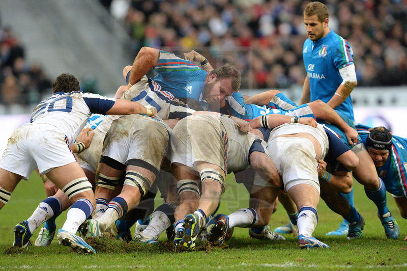 RBS 6 Nazioni, round 2, 09-02/2014, Parigi Stade De France, Francia v Italia, Lorenzo Cittadini al centro di una mischia. Max Pratelli/Fotosportit