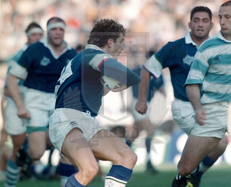 Test Match 1998, Piacenza, stadio Leonardo Garilli 07/11/1998, Italia v Argentina, finta di Manuel Dallan. Foto Daniele Resini/Fotosportit