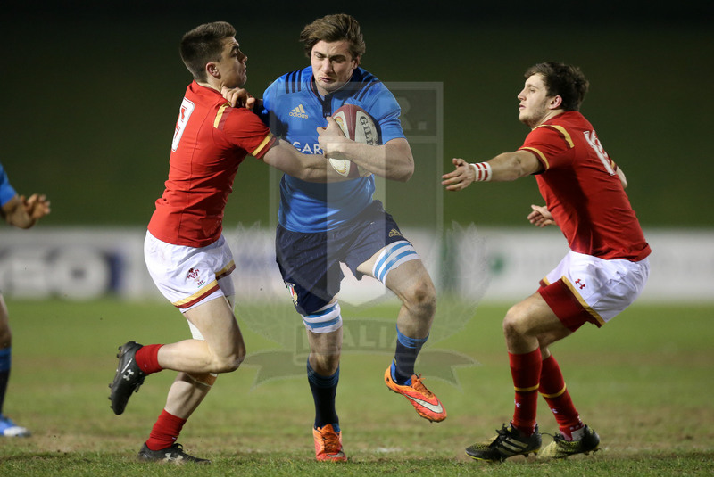 RBS 6 Nazioni U20 2016, Parc Eirias, Colwyn Bay,18-03-2016, Galles U20 v Italia U20. Giovanni Petttinelli placcato da Reuben Morgan-Williams. Foto: Gareth Everett/Huw Evans Agency @ Fotosportit