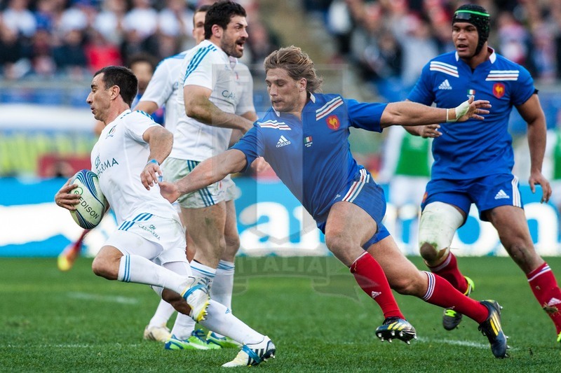 Orquera elude il placcaggio di Szarzewski