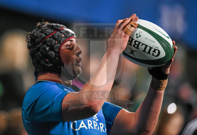 RBS 6 Nazioni U20 2016, Dublino, Donnybrook Stadium, 11-03-2016, Irlanda U20 v Italia U20. Marco Manfredi al lancio in touche. Foto: Stephen McCarthy @ Fotosportit.