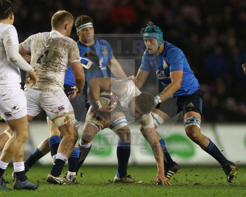 RBS Sei Nazioni 2017, Darlington, Northern Echo Arena 24/02/2017, Inghilterra U20 v Italia U20, la pressione di Lorenzo MASSELLI.