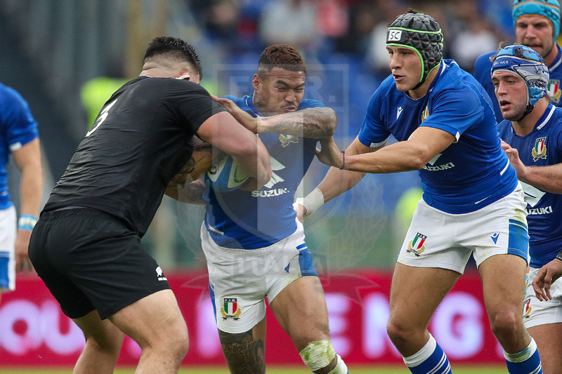 Autumn Nations Series 2021, Roma, Stadio Olimpico, 6-11-2021, Italia vs Nuova Zelanda.   Un breack di Montanna Ioane su George Bower.Foto: Roberto Bregani/Fotosportit