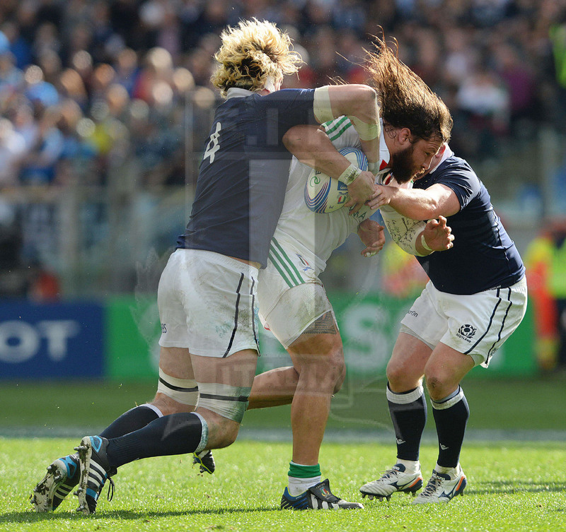 Sei Nazioni 2014, Roma Stadio Olimpico, 22-02-2014, Martin Castrogiovanni placcato da Gray, foto: Massimiliano Pratelli