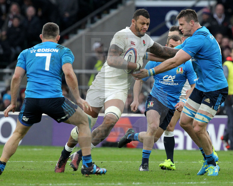 RBS Sei Nazioni 2017, Londra, Twickenham 26/02/2017, Inghilterra v Italia, Courtney Lawes respinge Braam Steyn. Foto Daniele Resini/Fotosportit