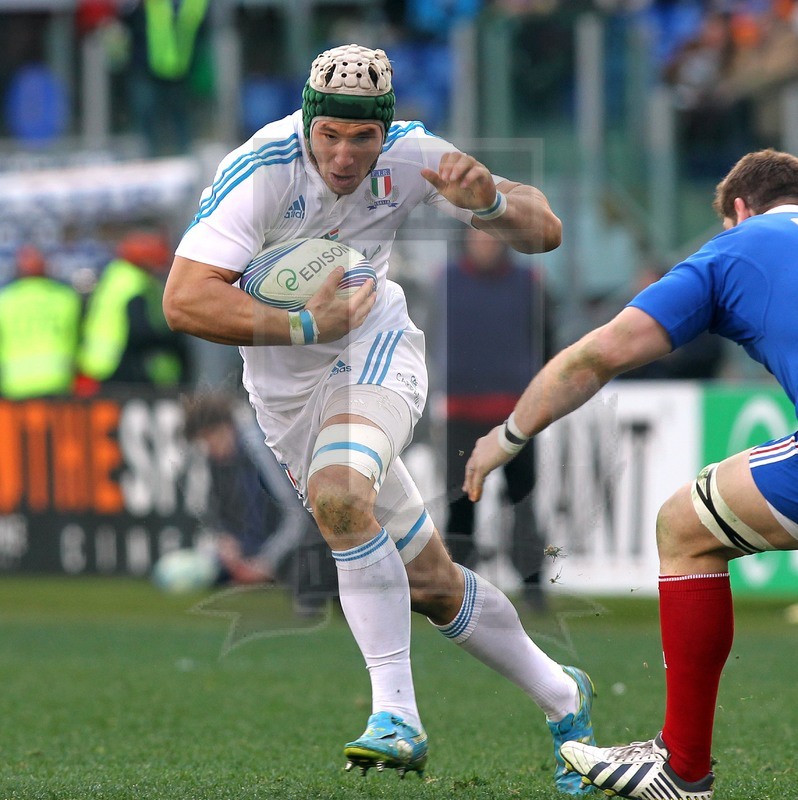 Sei Nazioni 2013, Roma, stadio Olimpico, Italia v Francia, una carica di Francesco Minto.