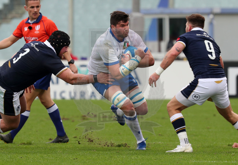 Autumn Nations Cup, Cattolica Test match 2020, Firenze, stadio Lanfranchi 14/11/2020, Italia v Scozia, Sebastian Negri sfugge a Zander Fagerson e punta a Ali Price. Foto Daniele Resini/Fotosportit