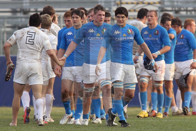 Sei Nazioni 2012, Rovigo, 2012/03/03, Italia U20 v Inghilterra U20, il saluto a fine partita. Foto Daniele Resini/Fotosportit