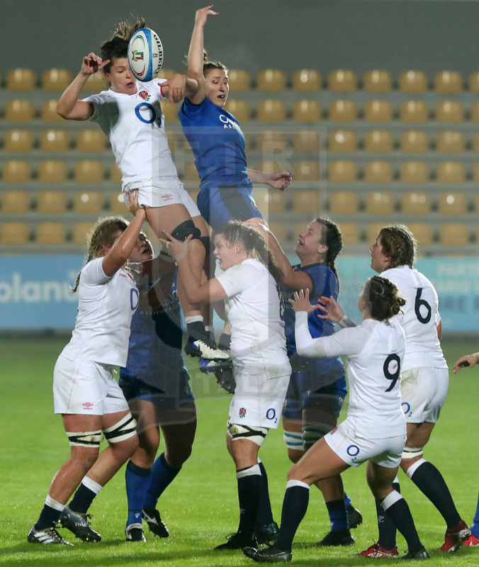 Guinness Sei Nazioni Donne 2020, Round 5, Parma, Cittadella del Rugby 01/11/2020, Italia Donne v Inghilterra Donne, touche inglese su Francesca Sgorbini. Foto Daniele Resini/Fotosportit