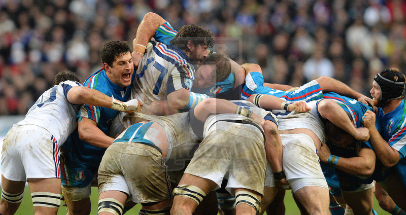 RBS 6 Nazioni, round 2, 09-02/2014, Parigi Stade De France, Francia v Italia, Lorenzo Cittadini lotta con Yannick Forestier durante una mischia. Max Pratelli/Fotosportit