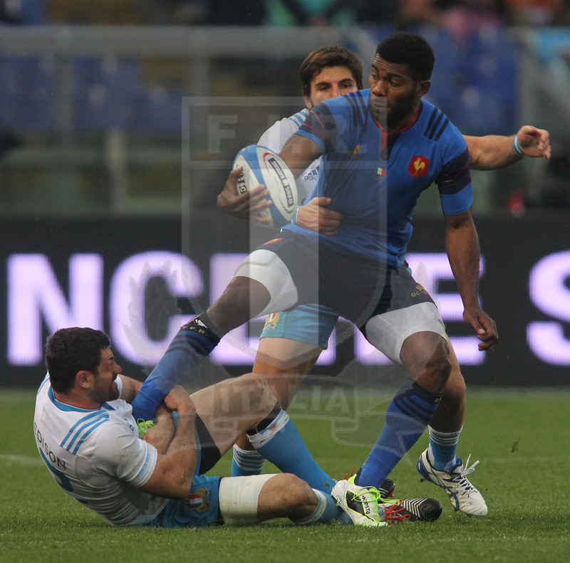 RBS Sei Nazioni 2015, Roma, stadio Olimpico 15/03/2015, Italia v Francia, Andrea Masi trattiene Noa Nakaitaci. Foto Daniele Resini/Fotosportit